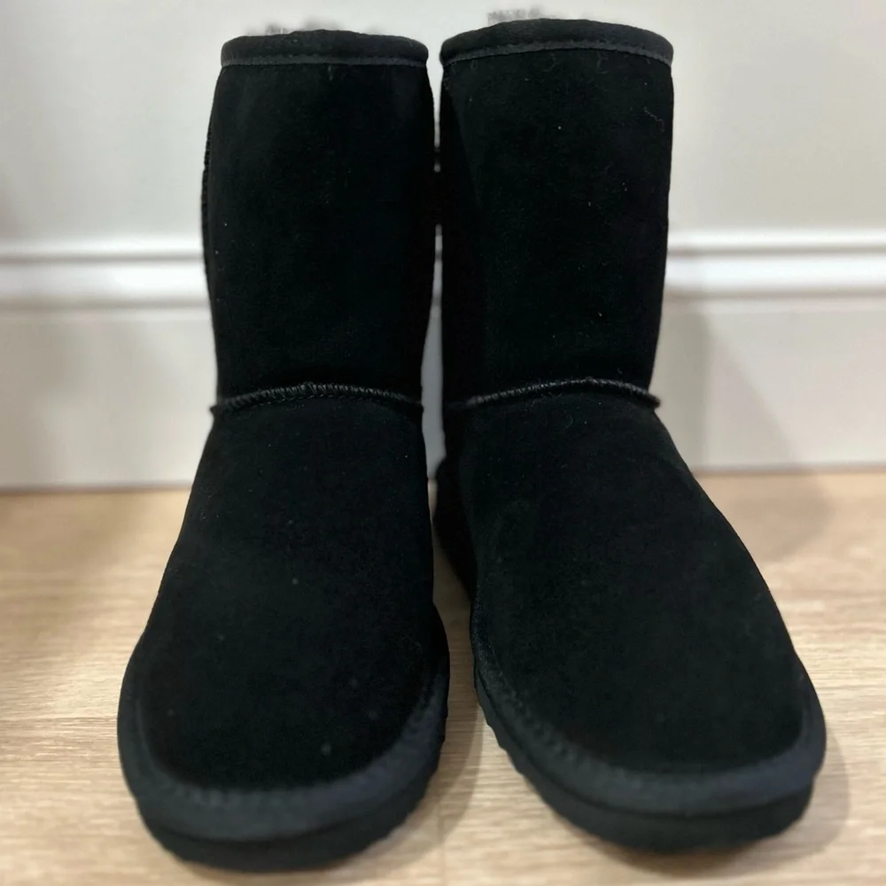 Quince Australian Shearling Mid Calf Boots Winter Black Women’s Size 7 NEW
